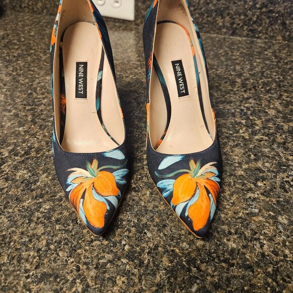 Heels - Picture 2 of 2